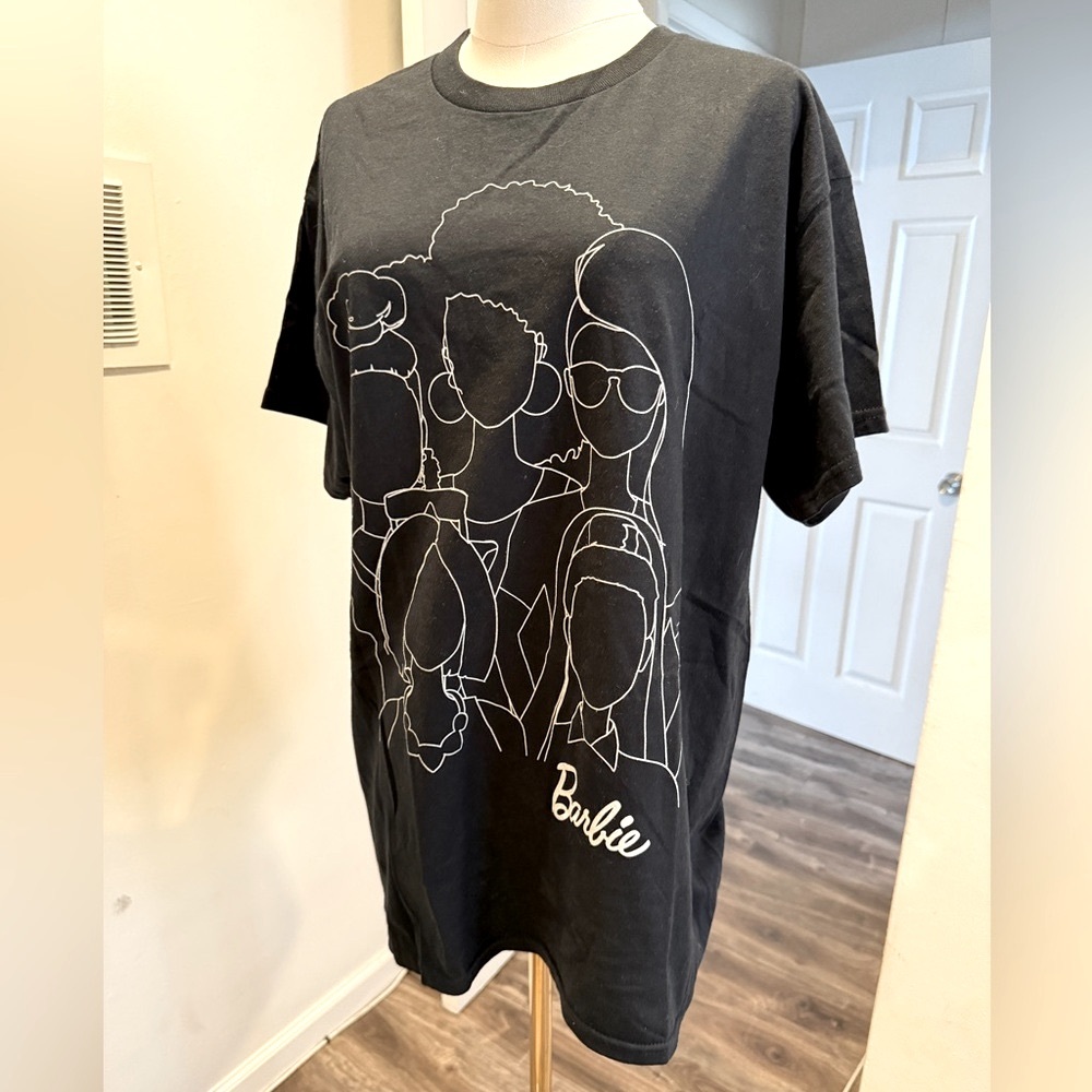 Barbie Graphic Tee – Black, Size Large (2023 Mattel Collection) 🖤✨
